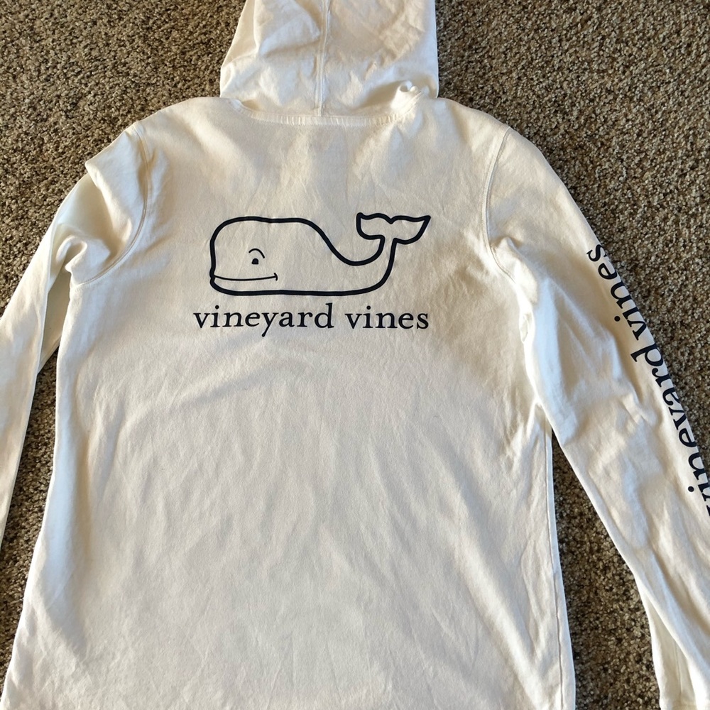 White Vineyard Vines long sleeve shirt
